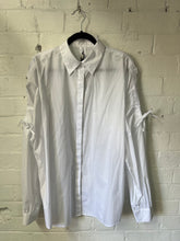 M.A Dainty White Slider Shirt 04102